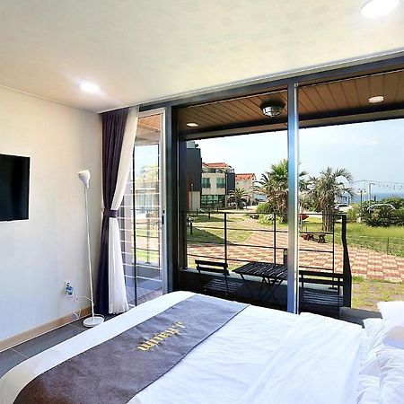 J Raum Resort Σεογκουίπο Εξωτερικό φωτογραφία