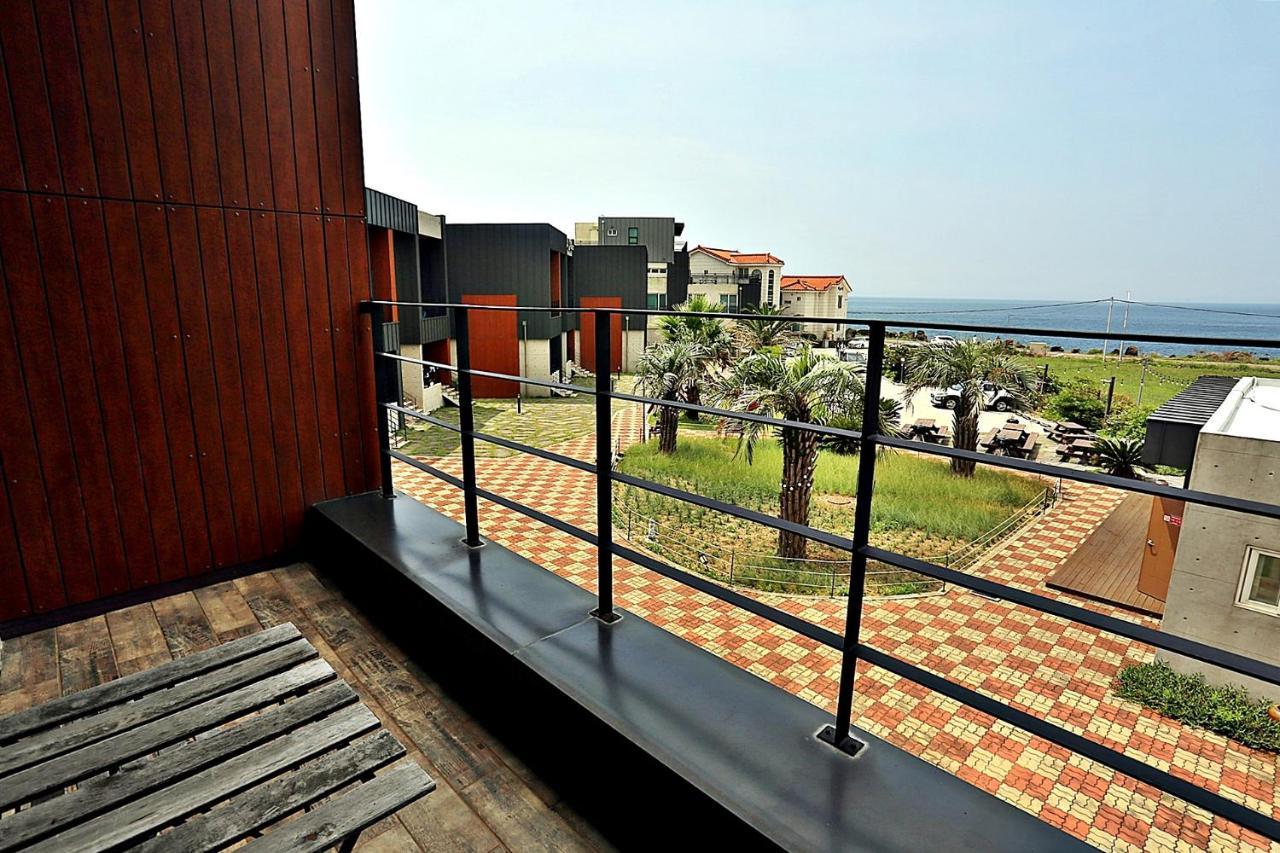 J Raum Resort Σεογκουίπο Εξωτερικό φωτογραφία