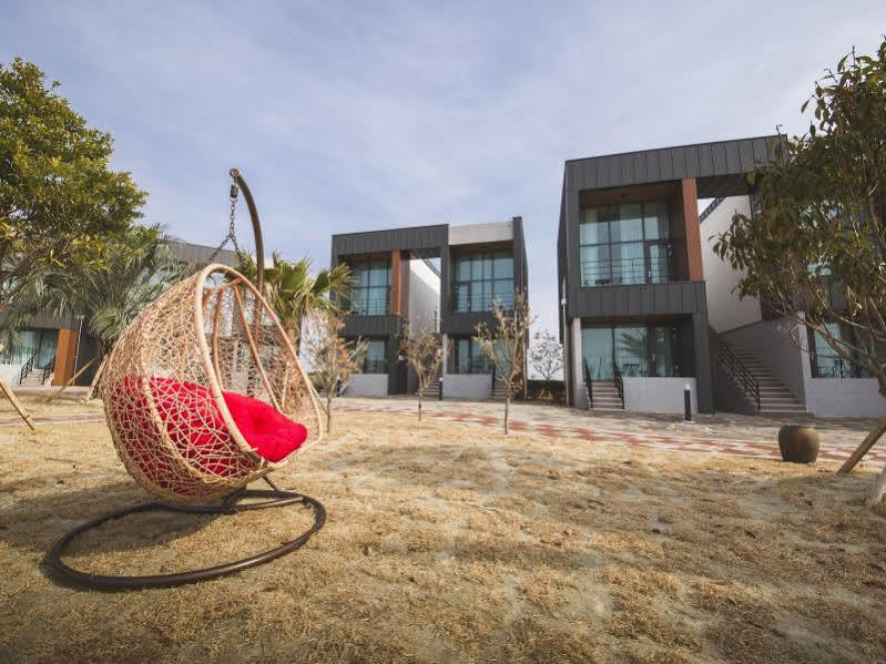 J Raum Resort Σεογκουίπο Εξωτερικό φωτογραφία