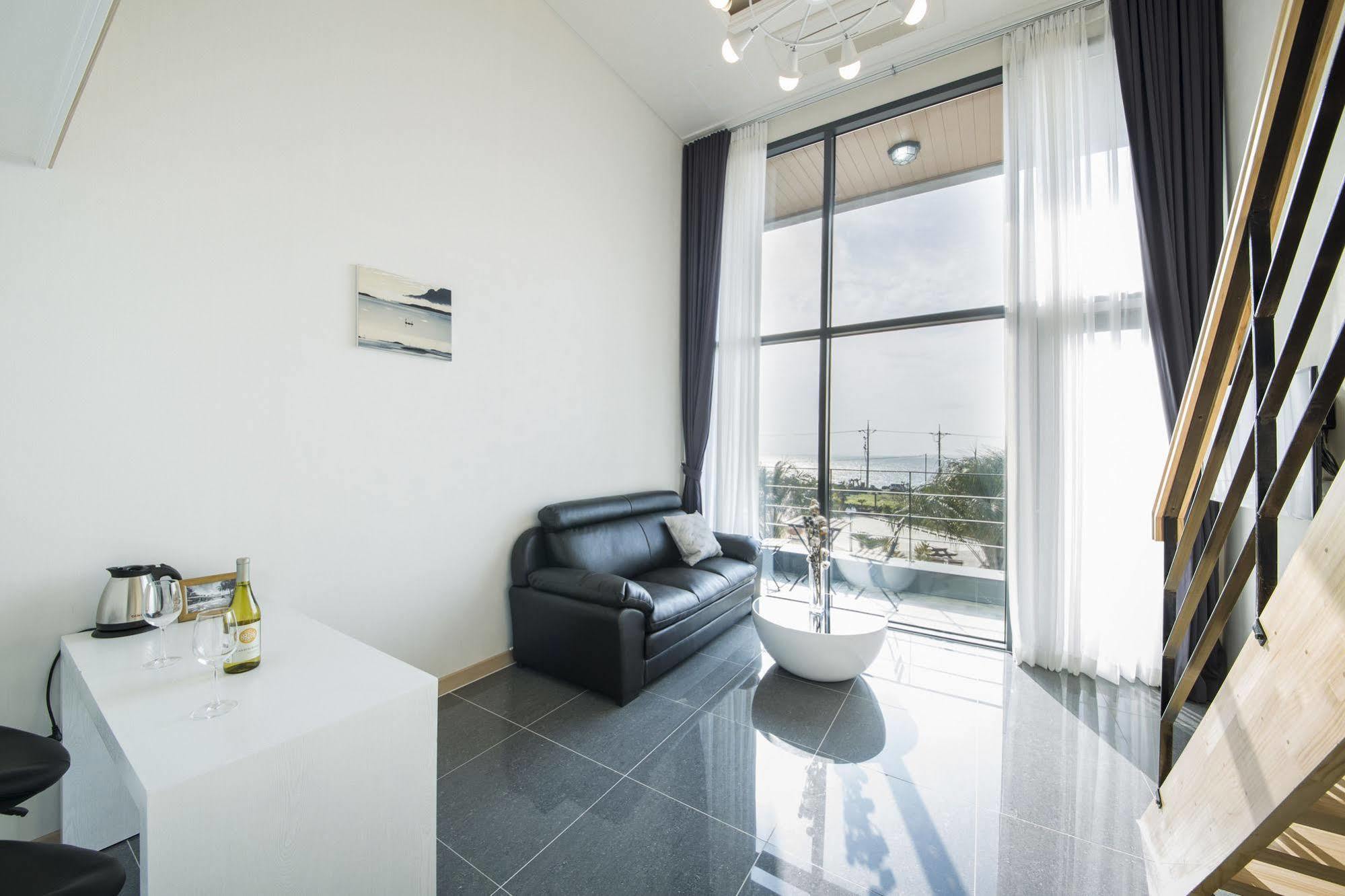 J Raum Resort Σεογκουίπο Εξωτερικό φωτογραφία
