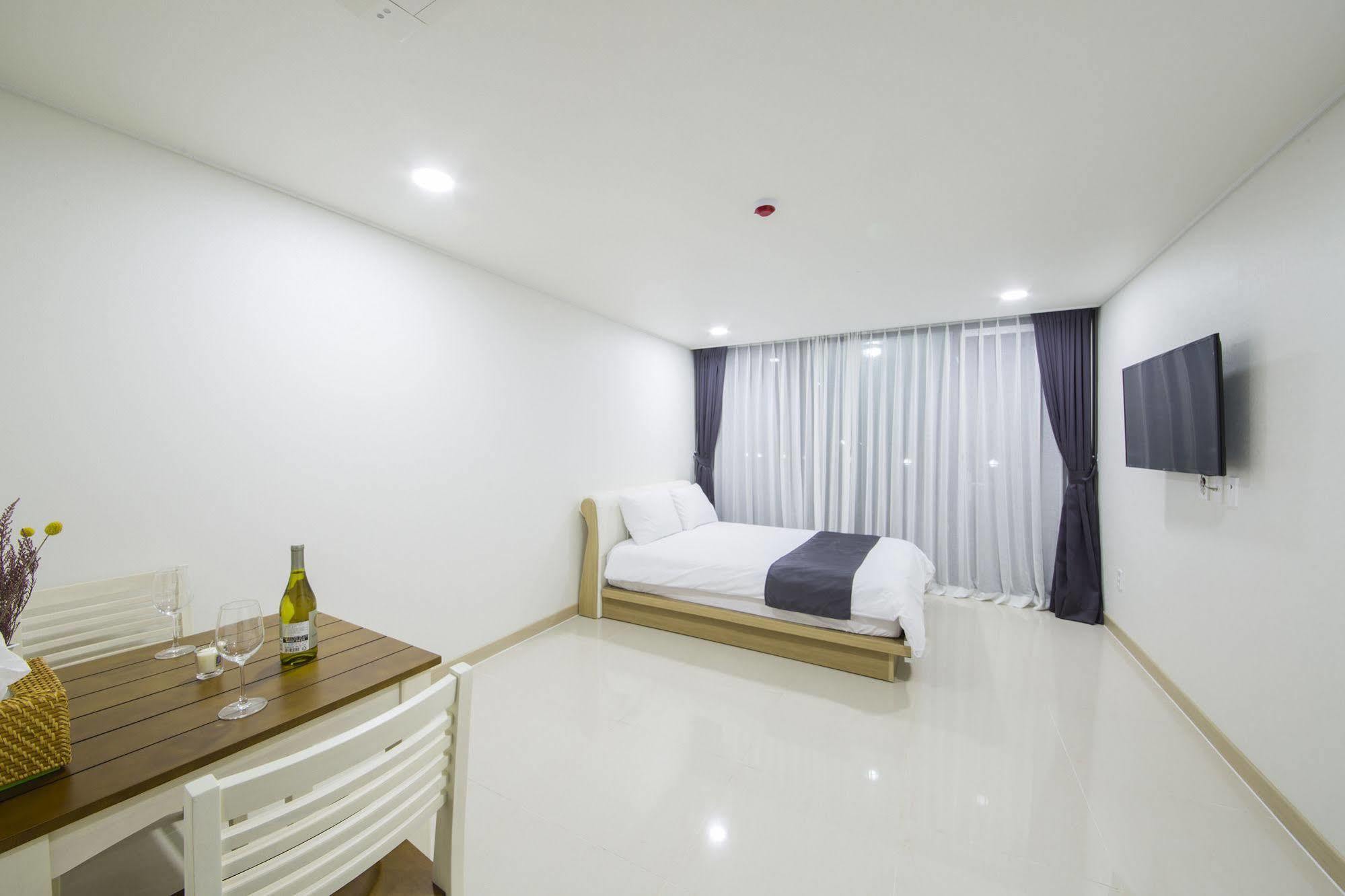 J Raum Resort Σεογκουίπο Εξωτερικό φωτογραφία