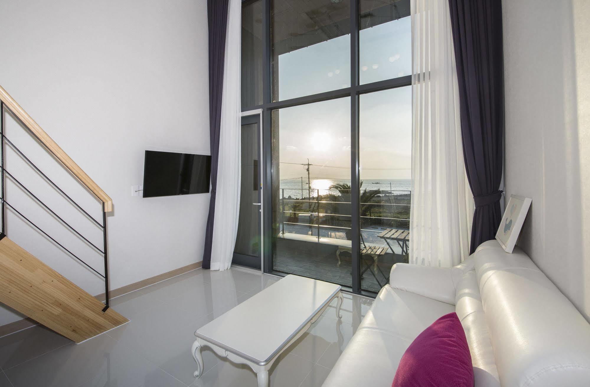 J Raum Resort Σεογκουίπο Εξωτερικό φωτογραφία