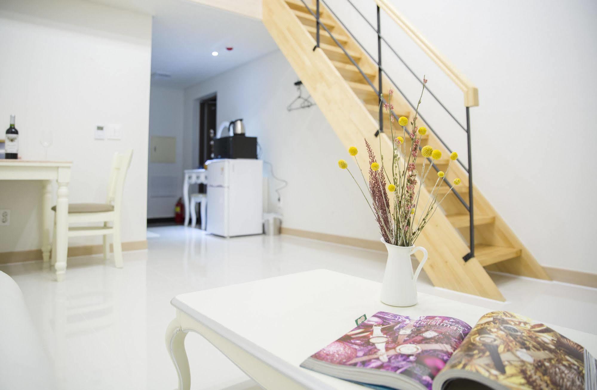J Raum Resort Σεογκουίπο Εξωτερικό φωτογραφία